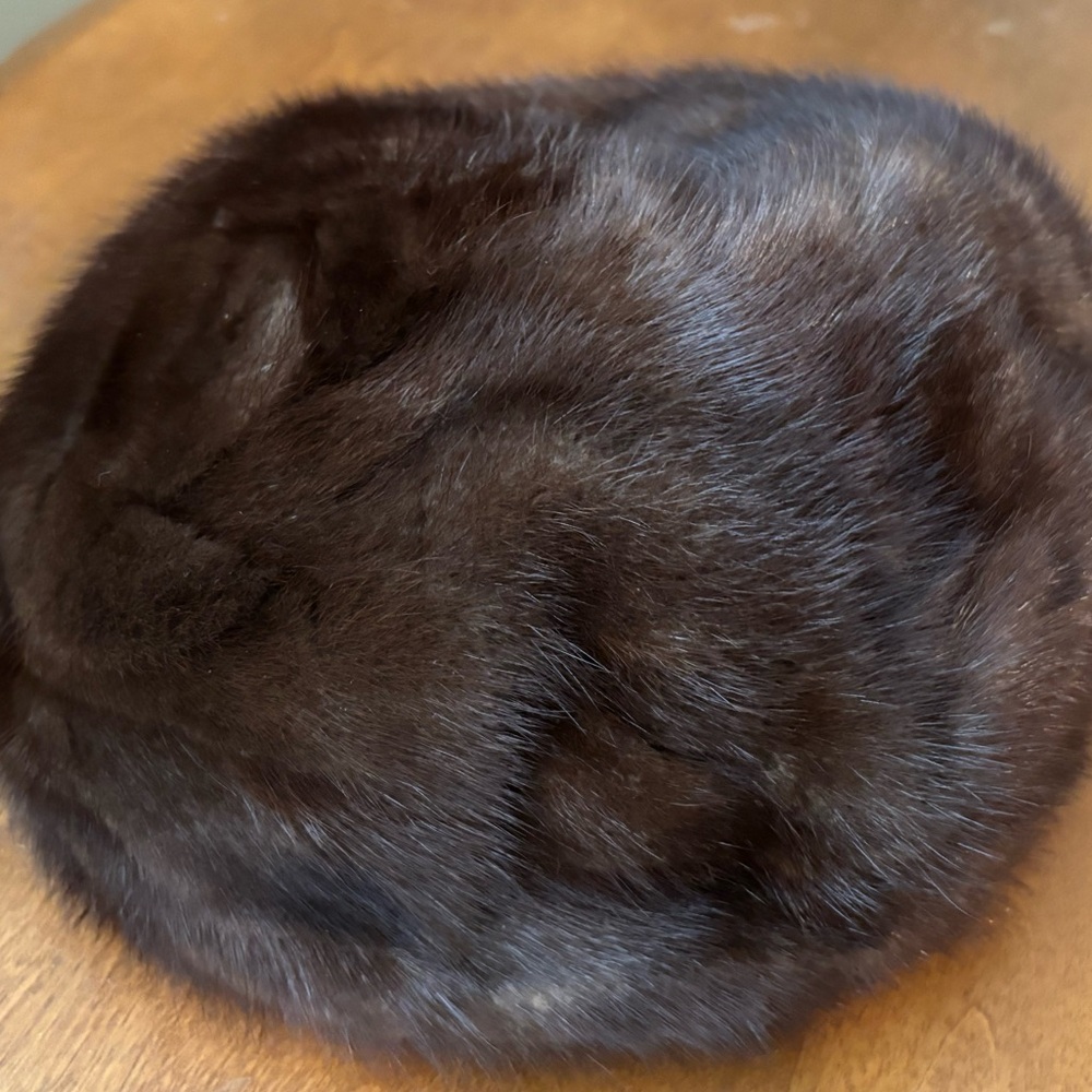 SAKS FIFTH AVENUE Vintage Fur Hat, Chocolate Brown - Picture 3 of 5
